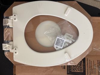 NEW Bemis Toilet Seat with Hardware