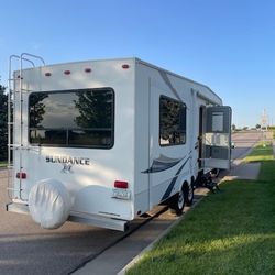 2010 Sundance Xlt 5th Wheel 