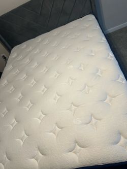 Queen Size Bed With Pillow Top Mattress