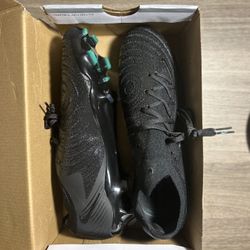 Sleek Black Soccer Cleats – Lightweight, Durable & Built for Speed!