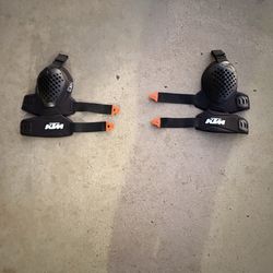 Alpine stars jacket, knee guards, and chest protector