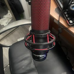 Hyper X Quadcast - Microphone | Comes With Boom Arm