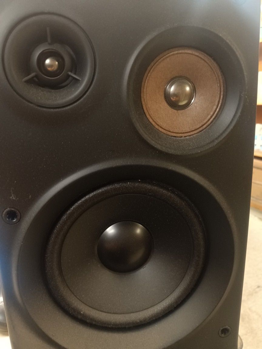 2 J VC Speakers