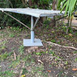 Heavy Duty Metal Work Table 