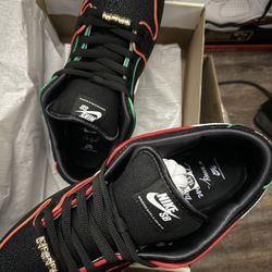 Bronx Girls Skate Nike Dunks 