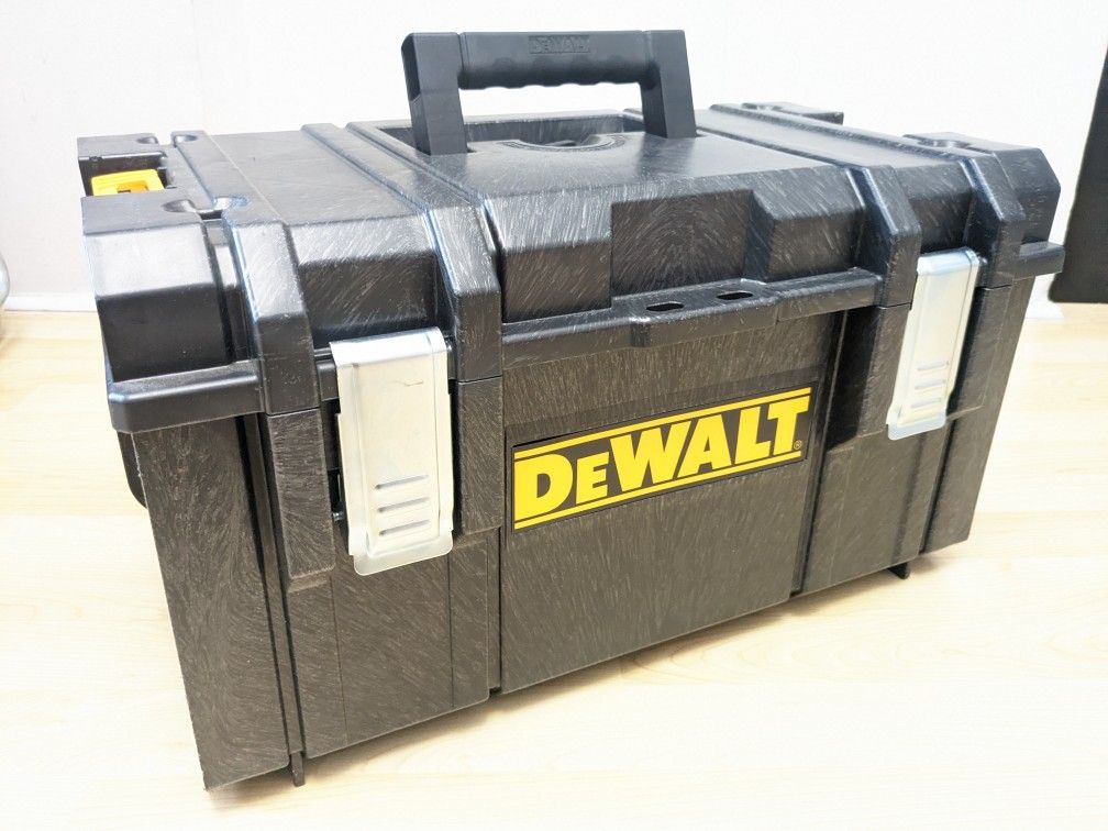 DeWalt TOUGHSYSTEM Waterproof Large Tool Box