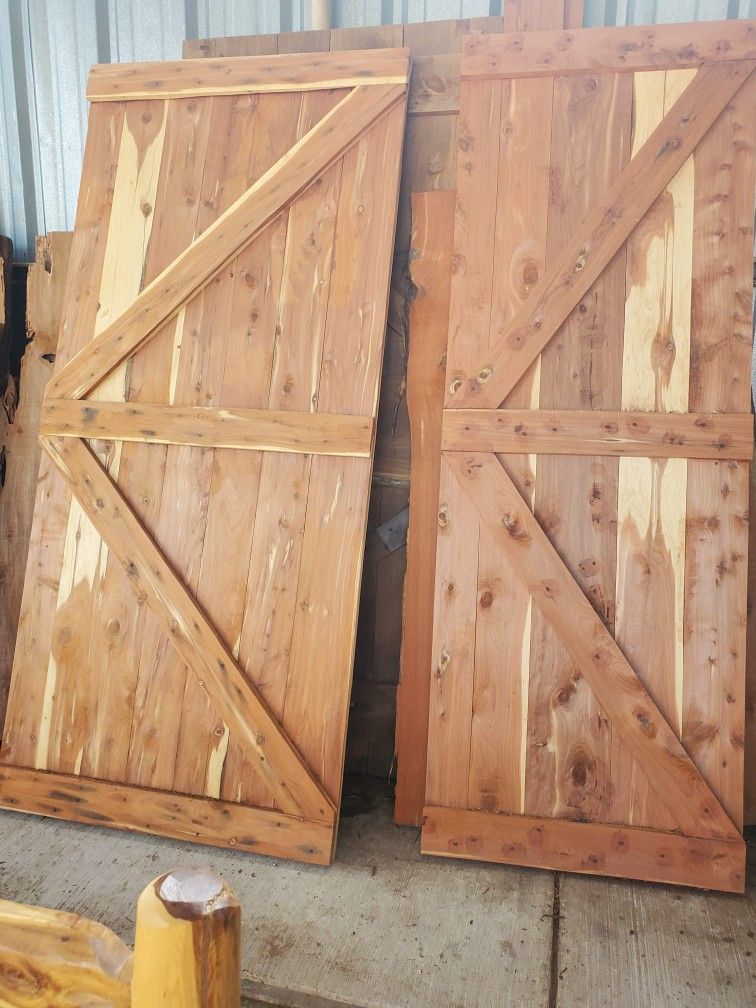 CEDAR WOOD BARN DOORS