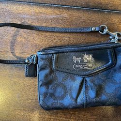 Black Coach Wristlet 