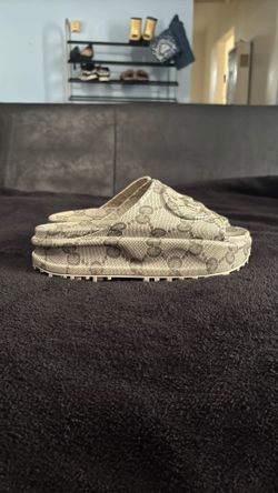 Gucci slides