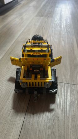 LEGO Technic Jeep (Rubicon Yellow)