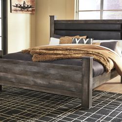 Ashley Furniture Wynnlow Queen Upholstered Poster Bed Frame