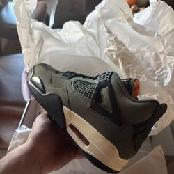 Jordan 4 Undefeated 8.5M