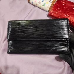 LV Epi International Long Wallet 