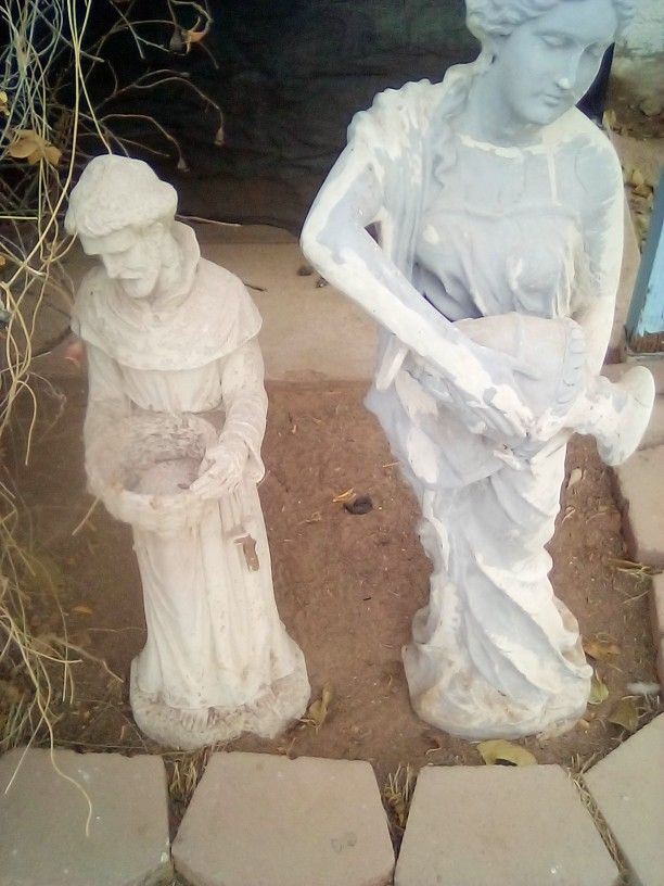 2 Statue pieces