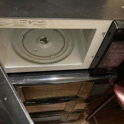 16 Fairly New Microwaves 