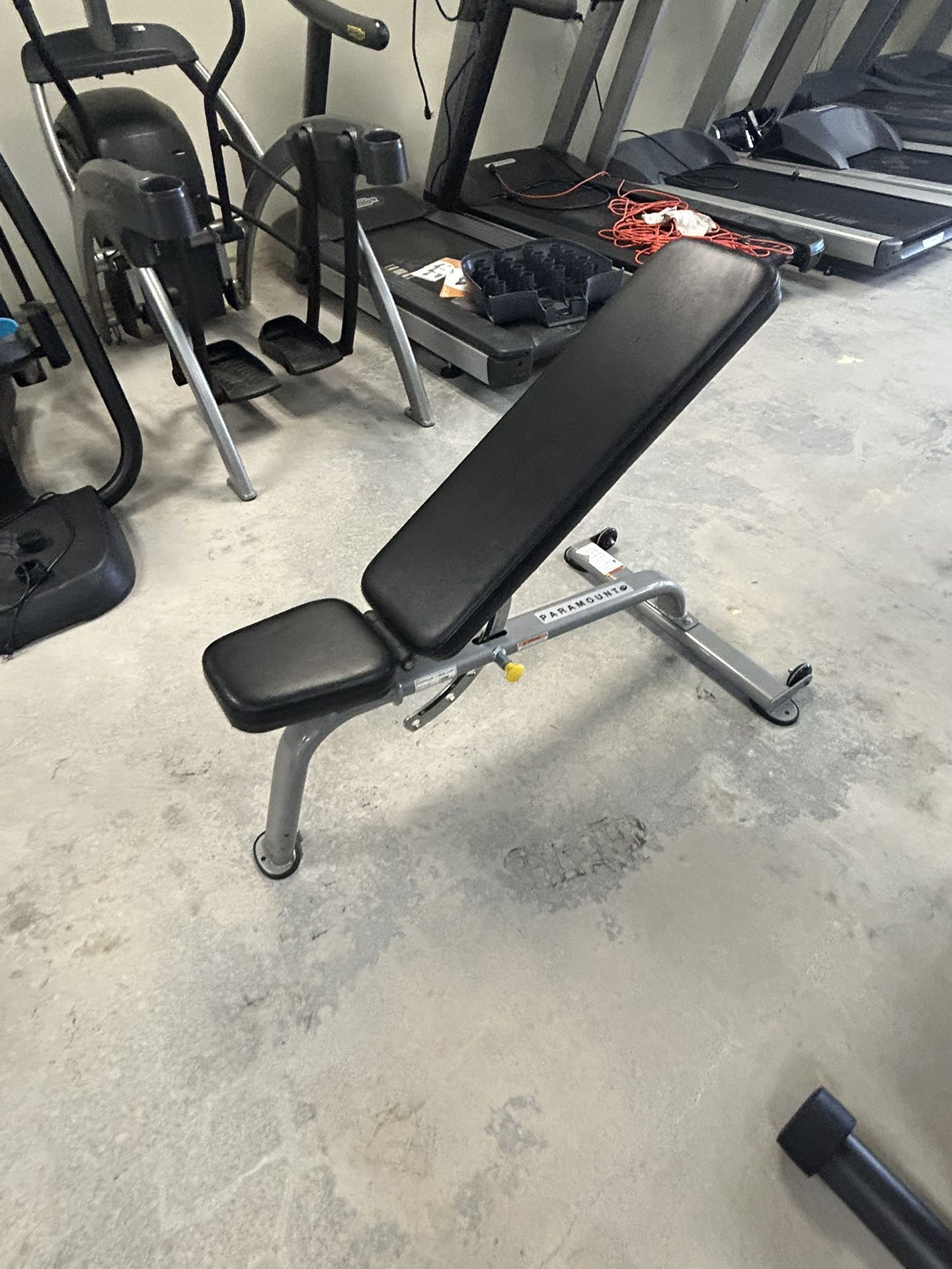 Paramount Weight Bench