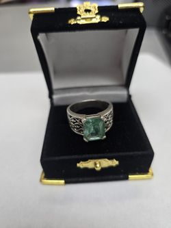 925 DK Ladies Ring  Aquamarine Stone?