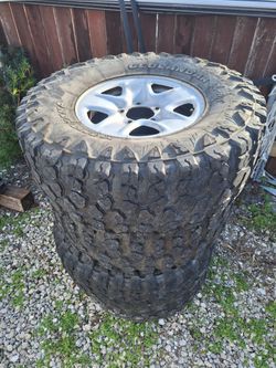 37x13.50R18 Yokohama Geolandar X-MT tires and wheels