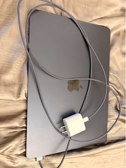 2023 MacBook Air 15” M2 256GB – Broken Display – Works Otherwise