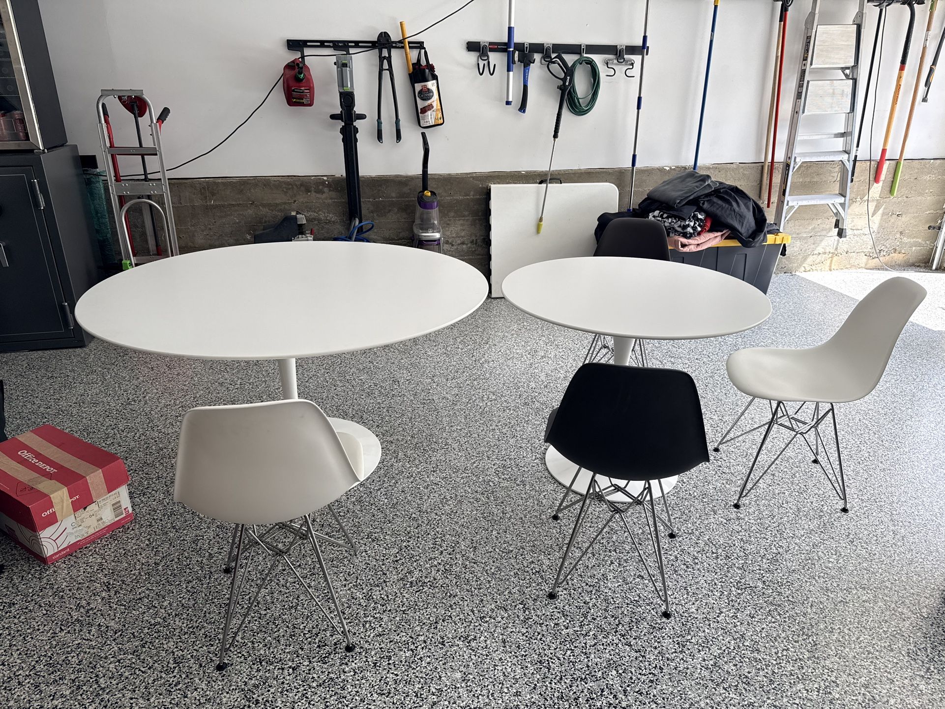 Knoll Saarinen Lounge Table Circle