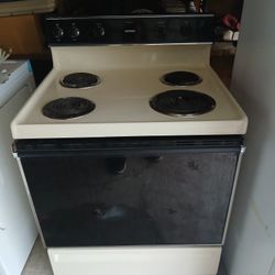 Hotpoint Electric Stove In Great Condition 