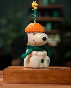 Starbucks snoopy glass cup