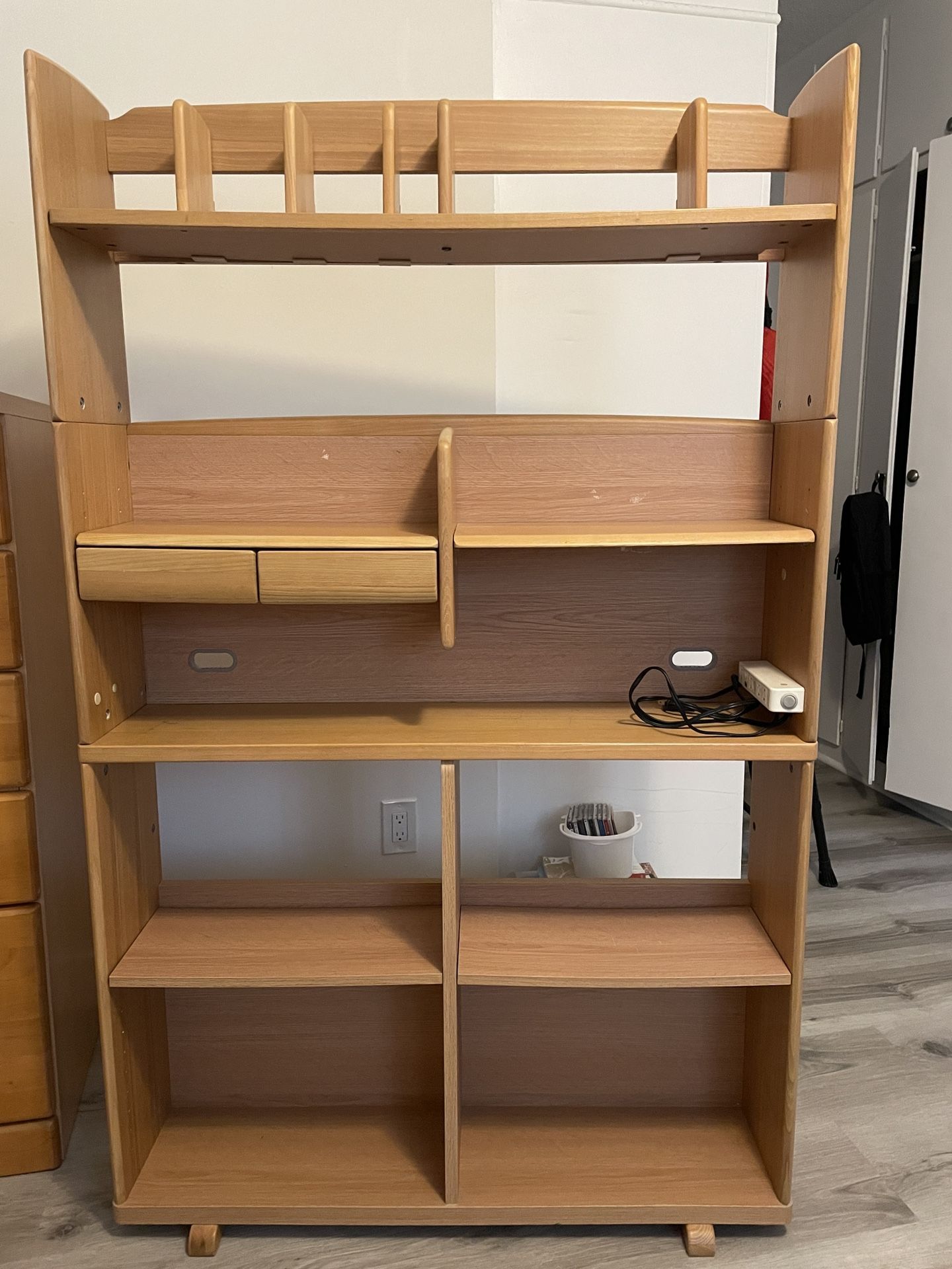 KOIZUMI Step-Up Desk Bookshelf – Japan Quality / With Power Outlet