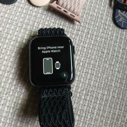 44mm Apple Watch With 15 Bands