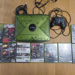 OPEN TO OFFERS ORIGINAL XBOX HALO EDITION Works perfectly, with working games and controller 