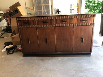 Antique dresser/chest/console