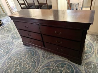 Real wood dresser 6 drawers