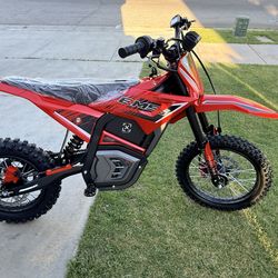 EM5 Electric Dirt Bike w/Light & Display, Off-Road Motorcycle 3000W 3 Speed Modes (Max 40MPH) 48V