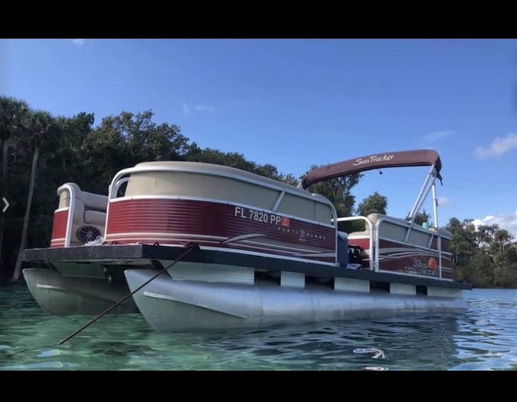 2013 Suntracker Party Barge
