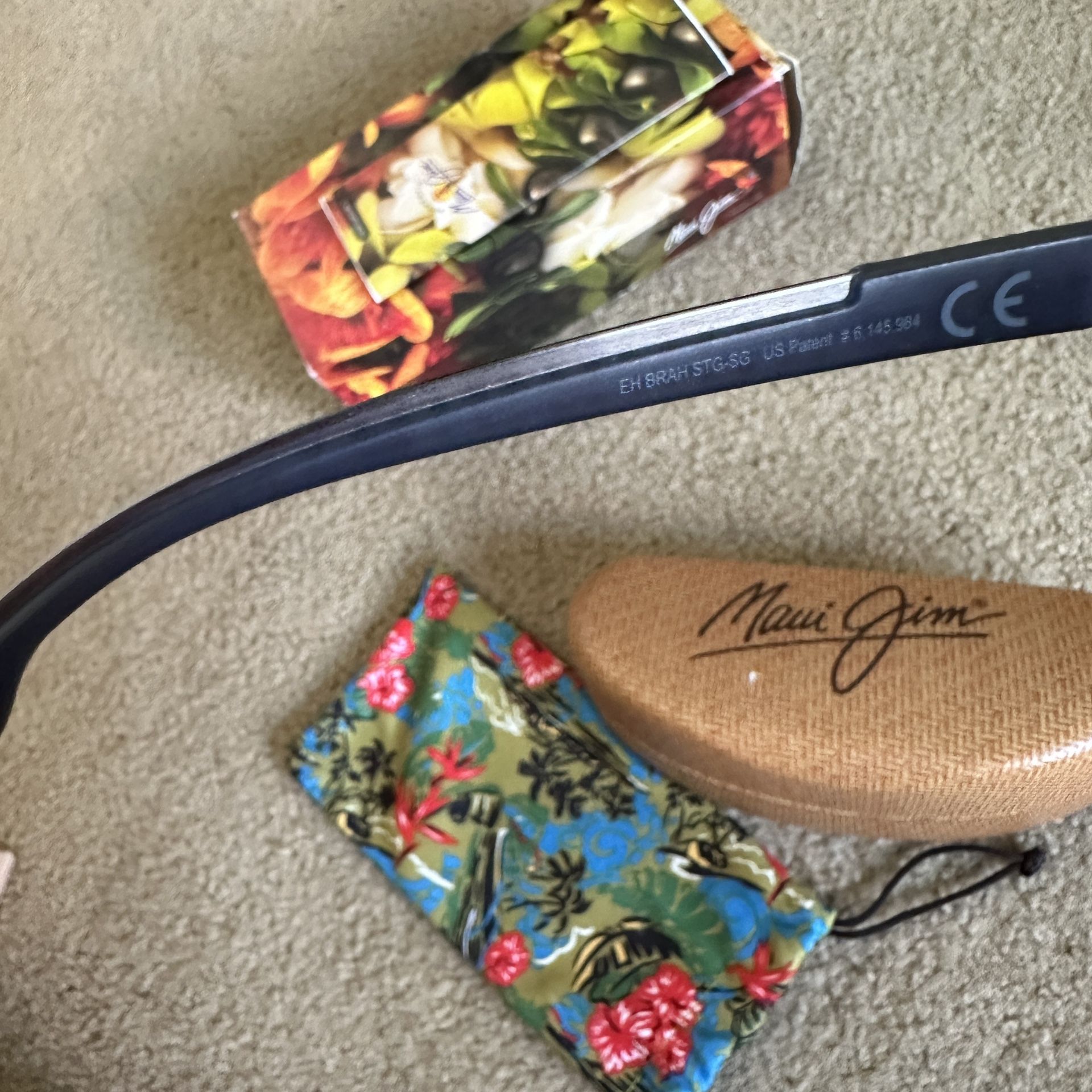 Maui Jim Sunglasses Sunglasses display picture 1