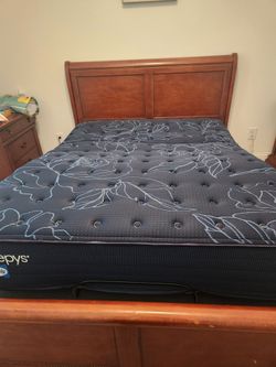Queen bed set