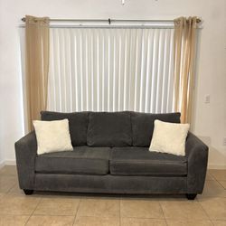 GREY COUCH PERFECT CONDITION 