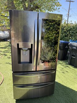 LG Fridge - For Parts/Fixing