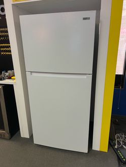 VISSANI white top freezer fridge