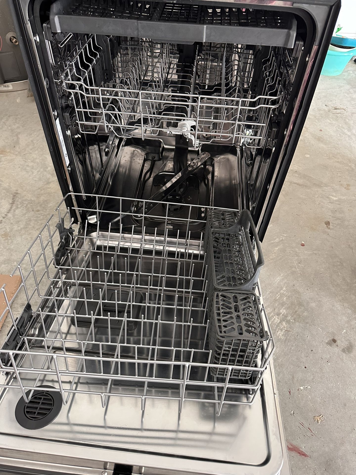 Whirlpool Dishwasher WDT730HAMZ