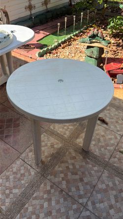 4 PVC Portable Pario tables