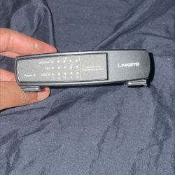 LINKSYS 5 PORT SWITCH  MODEL $10