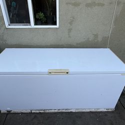 Frigidaire 20 Cu Ft White Chest Type Freezer Pick Up Only