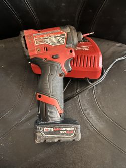 12 Voltios Impac Dril & charger