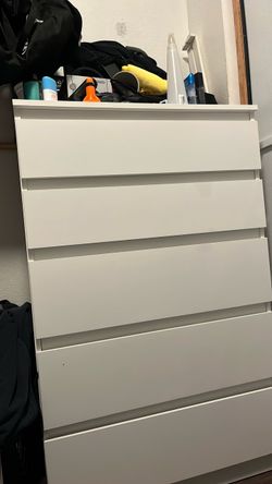 Clothes cabinet