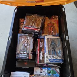 HUGE MARVEL LEGENDS LOT 80 FIGURES 