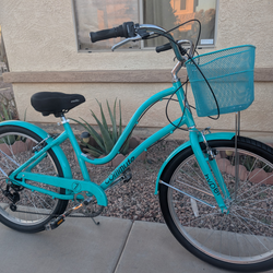 26"x2.45 COMMUTE WOMEN BEACH CRUISER BIKE. (M).1X7 SPEEDS. ALUMINUM. EXCELLLENT CONDITION WITH FRESHLY TUNE UP 👌🏼