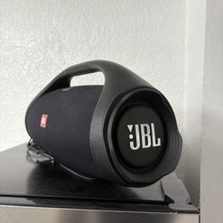 JBL Boombox 