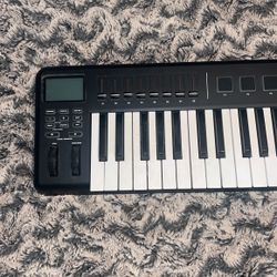 Midi Controller Alesis Qx49