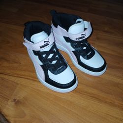 Girls Pink Puma Shoes