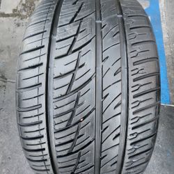 1 USED TIRE DELINTE 265/35/22